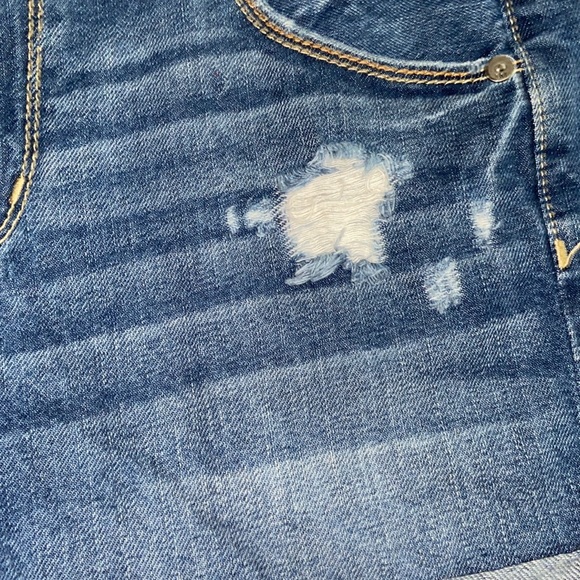 Mossimo Denim Boyfriend Midi Shorts - Picture 2 of 6